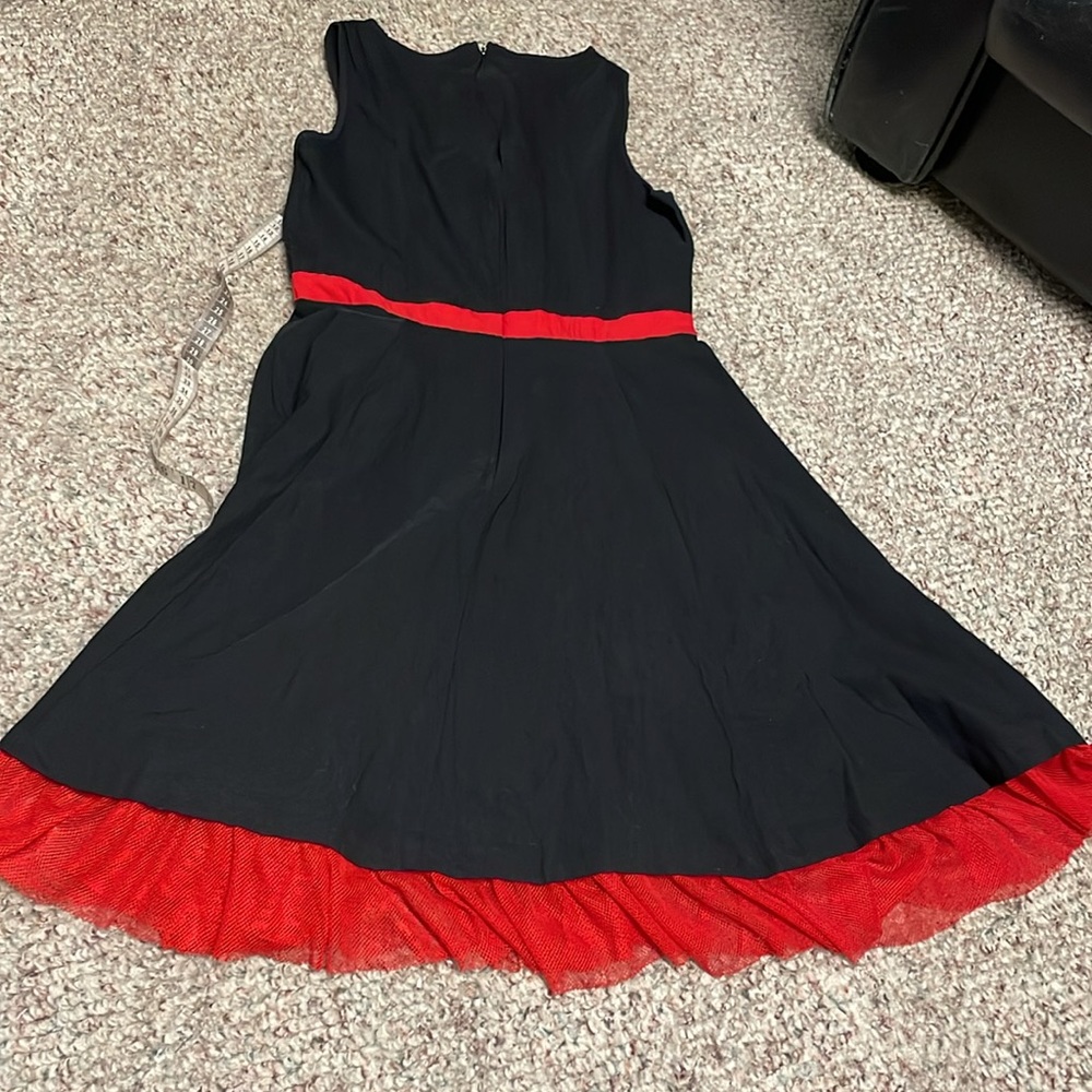 Sourpuss retro look Black and Red full skirt peep bust dress - Picture 8 of 8